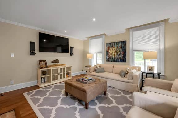 720 W Short St